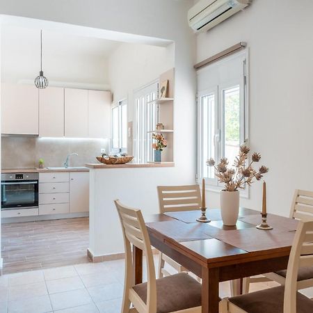 Stylish Central Renovated Apartment Ираклион Экстерьер фото