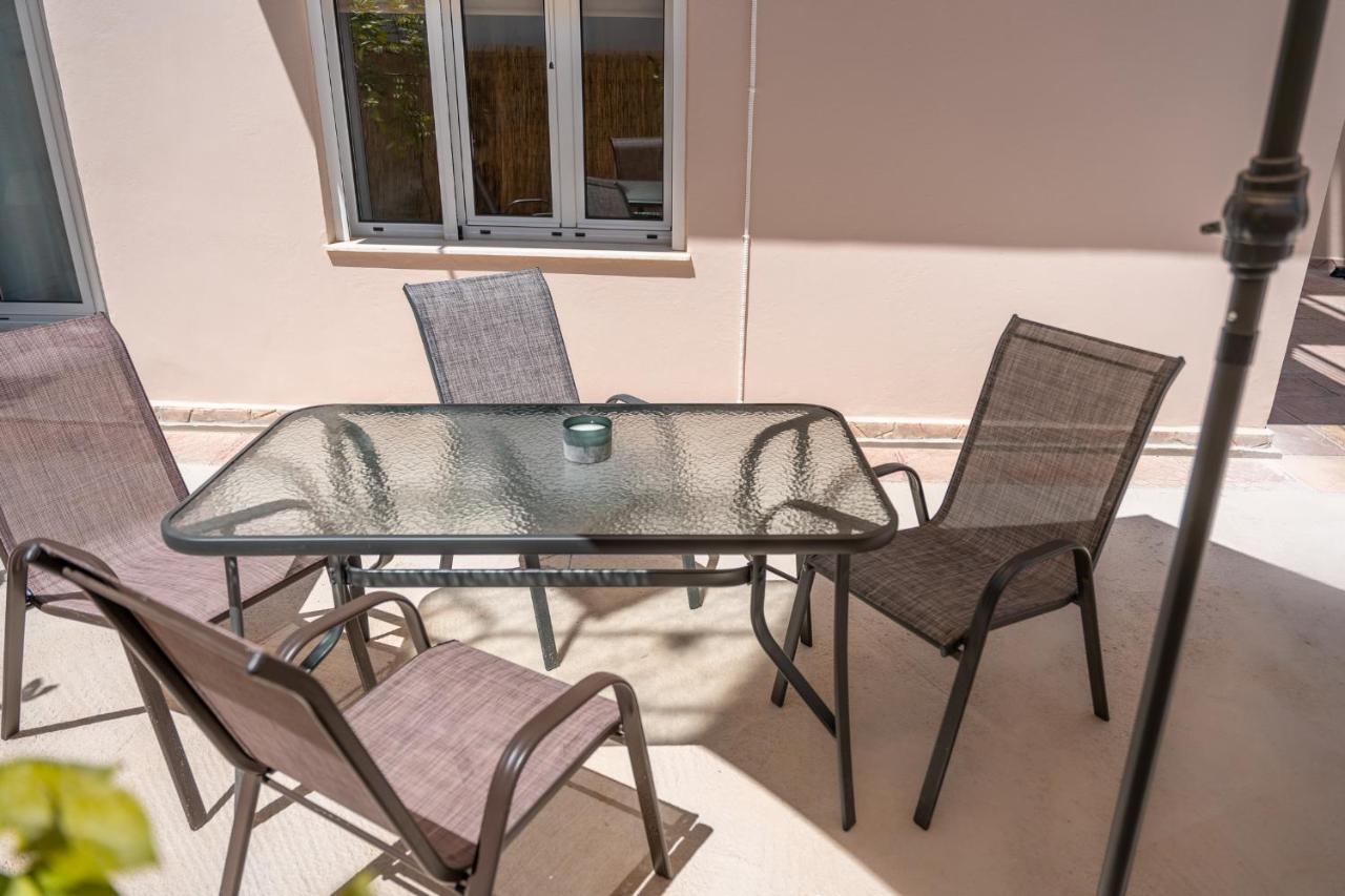 Stylish Central Renovated Apartment Ираклион Экстерьер фото